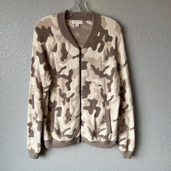BAREFOOT DREAMS size S camo bomber jacket - Picture 1 of 15